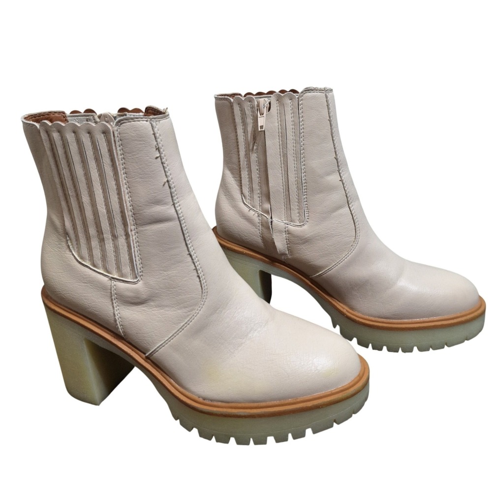 Oasis Society Womens Cream Beige Platform Lug Sole Scalloped Chunky Boots Size 8